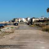 Ancora oggi su via del Baraccone, in una zona difficilmente raggiungibile situata nei pressi della foce di Lama Balice...